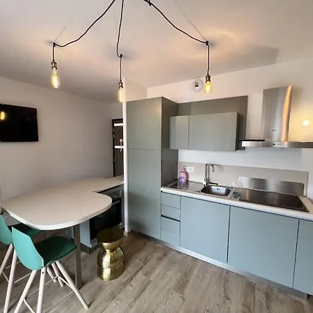 Superbe Studio Climatise Parking Gratuit Sur Place Appartement *