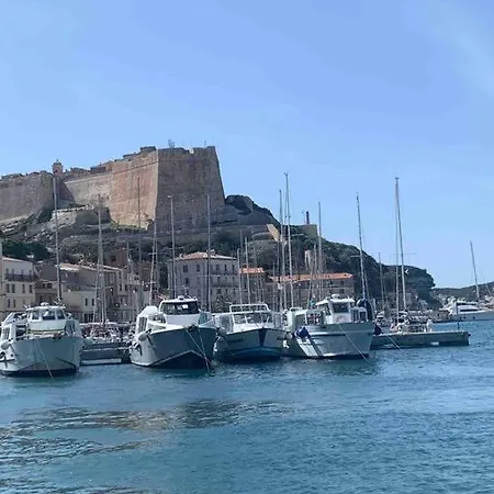 Superbe Studio Climatise Parking Gratuit Sur Place Appartement Bonifacio (Corsica)