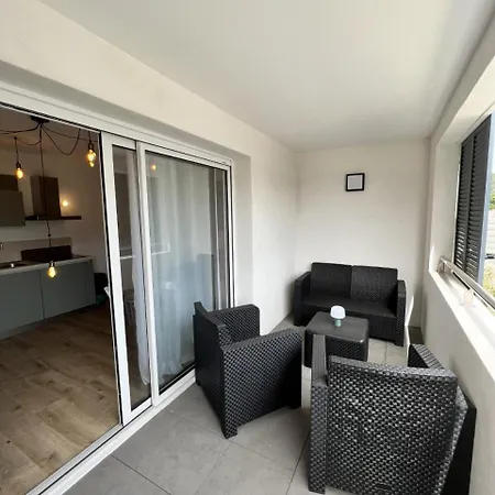 Superbe Studio Climatise Parking Gratuit Sur Place Appartement *